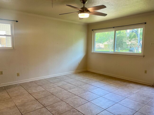 Photo - 3 Bed/2 Bath Broadmoor home with Bonus Room