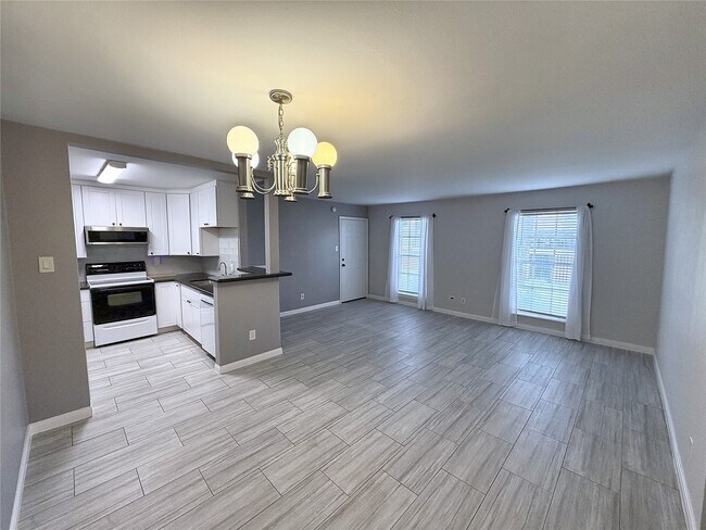 Photo - 9031 Gaylord Dr Unit 135
