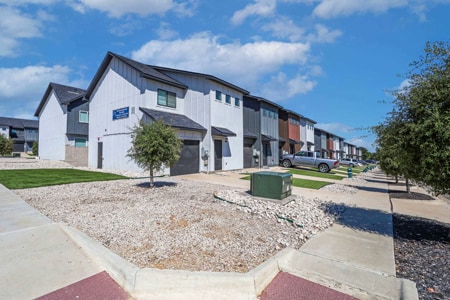 Building Photo - 3301 Brambleton Hill Pl Rental