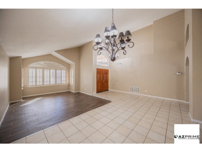 Photo - 926 W Wagner Dr