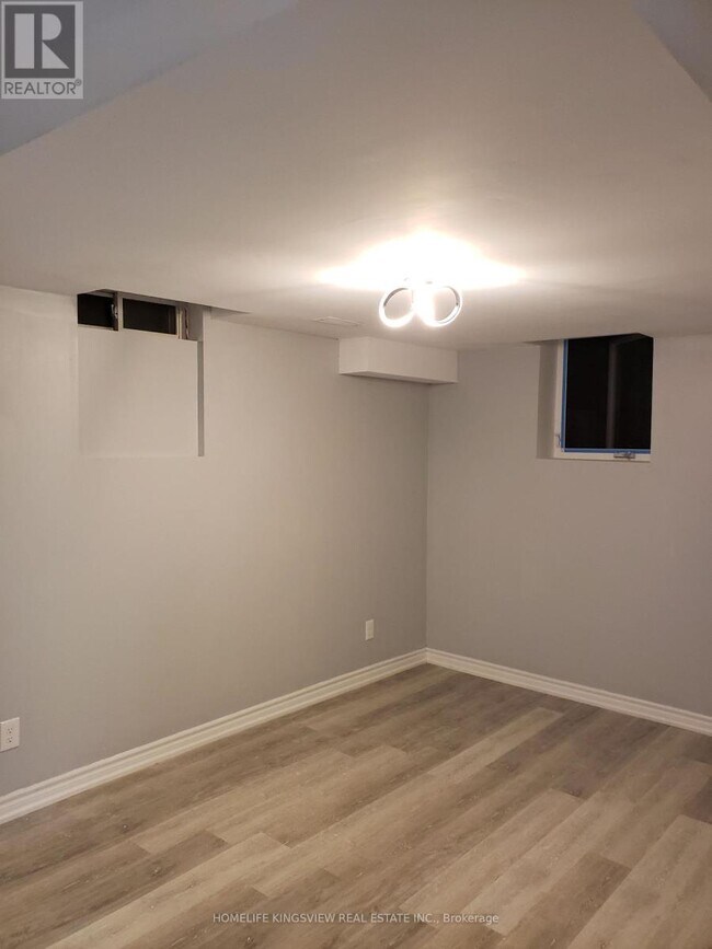 Photo - 24 Weston Crescent