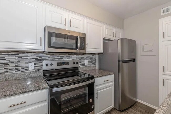 Photo - 7913 N Harwood Rd Unidad 31