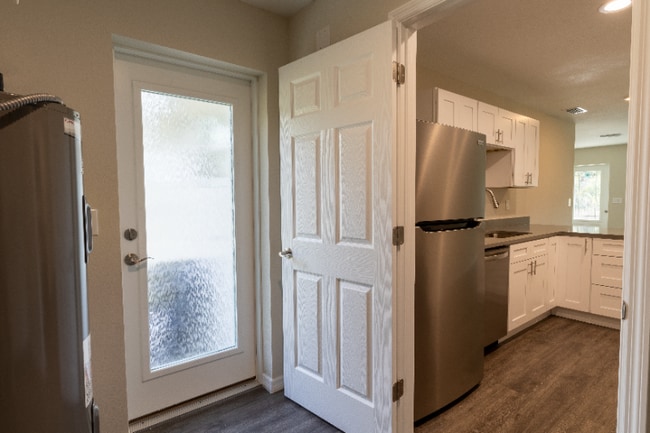 Photo - 2013 Fraser St