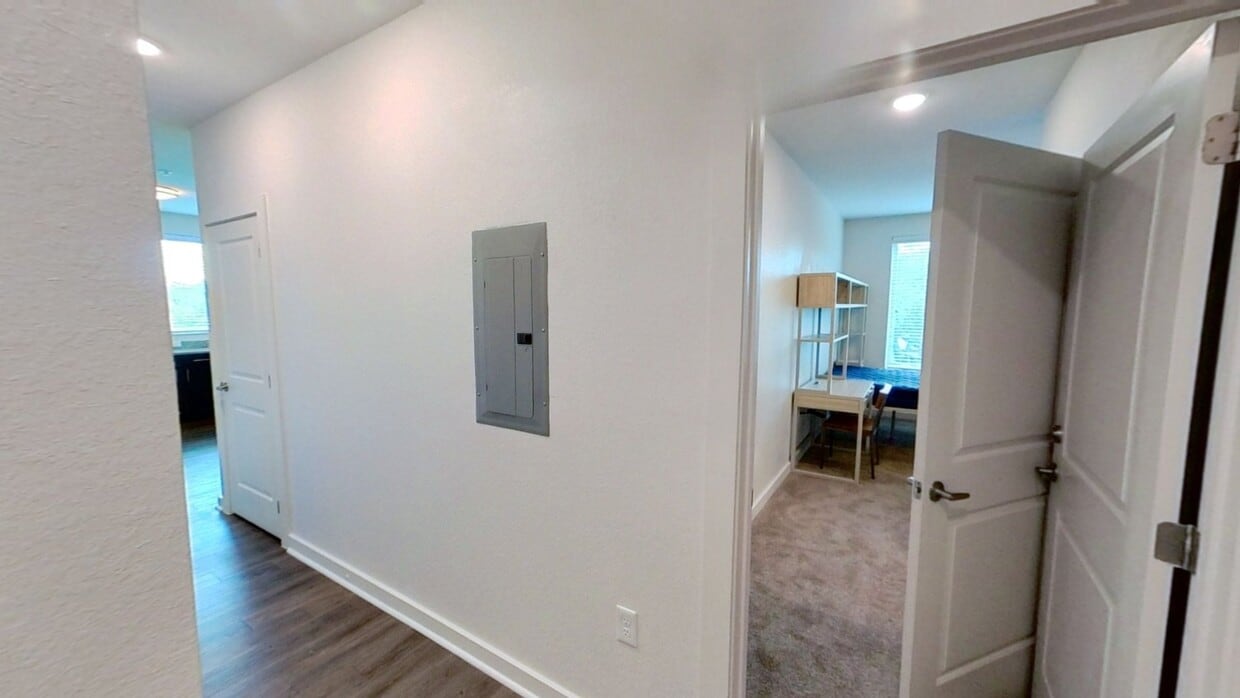 Photo - Halo 46:  Off-Campus Student Housing Apartments