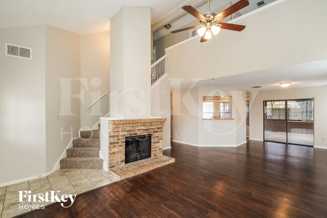 Photo - 5122 Lakebend E Dr