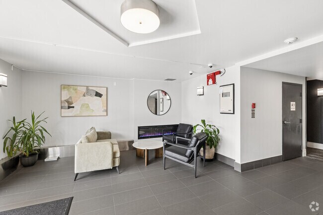 535 Shaw - Lobby