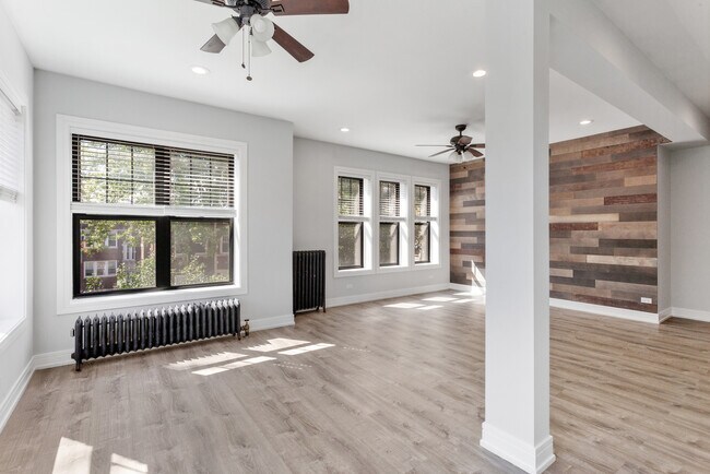 Photo - 1062 W Glenlake Ave Unit 3