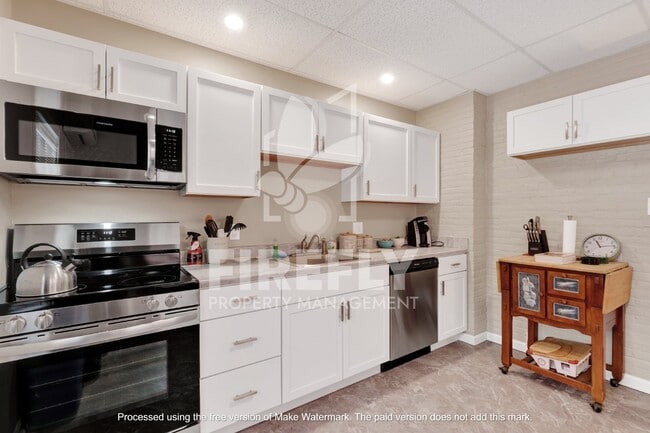 Photo - 217 S Queen St Unit 2