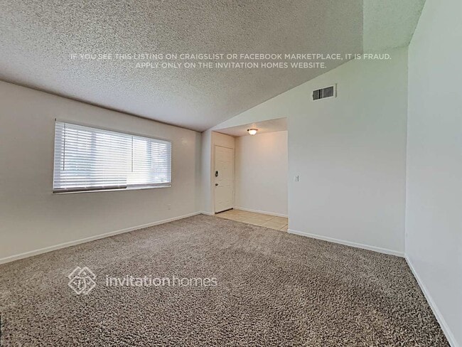 Photo - 200 Bonfield Way