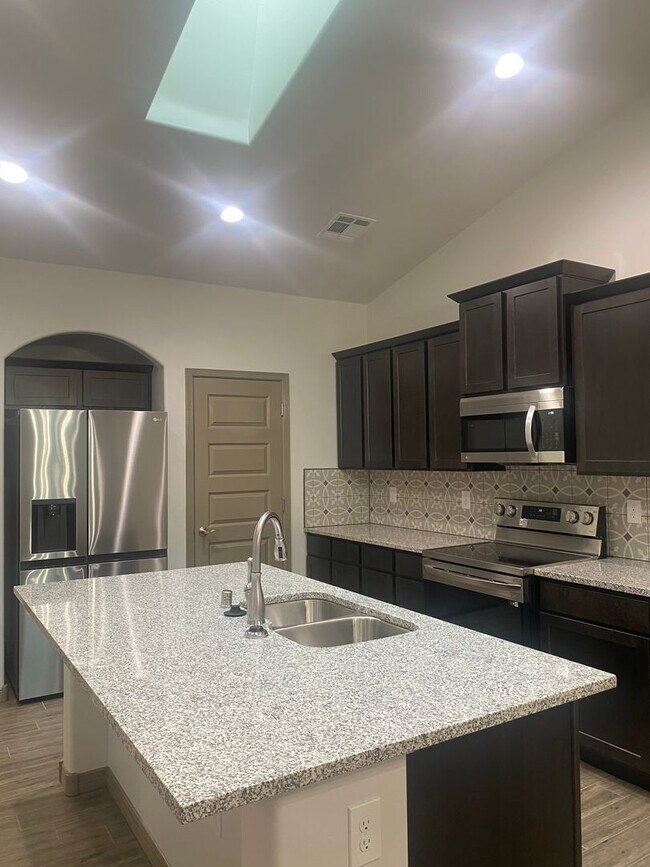 4027 Apache Pine Pl Unit C