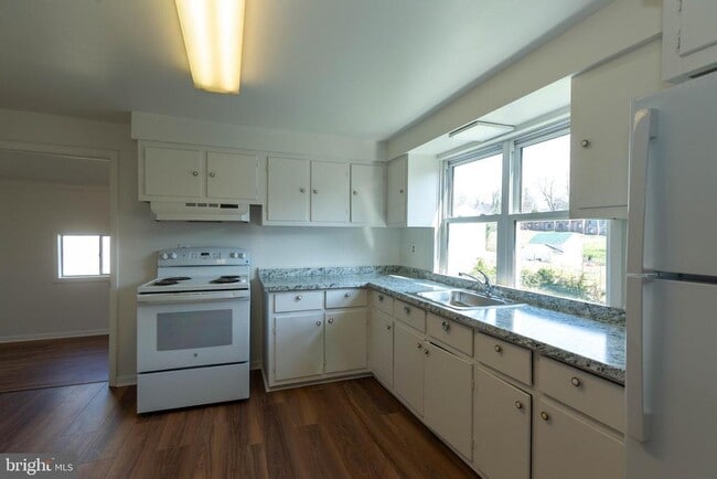 Photo - 413 S Lawrence St