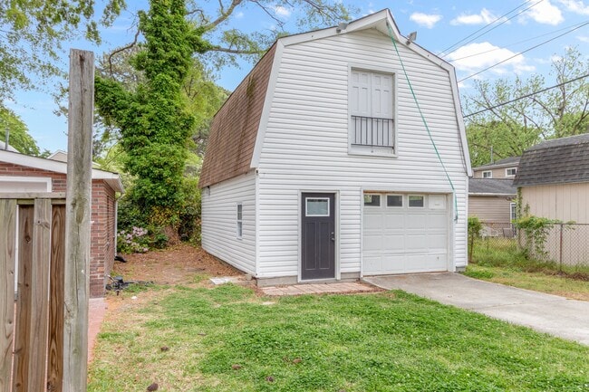 Exterior - 531 Burleigh Ave Unit #2