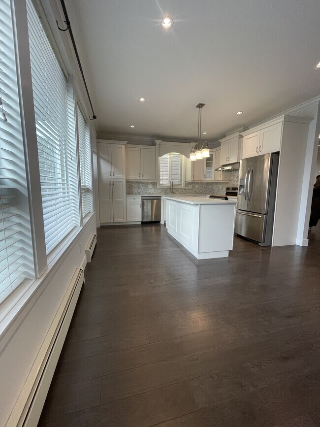 Photo - 14948-14960 60 Ave