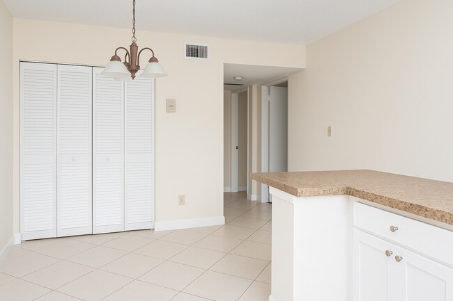 Photo - 2Bed/2Bath Condo in Prime Location Unit 2-304