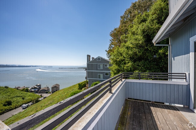 2BR, 1BA - 826SF - Balcony View