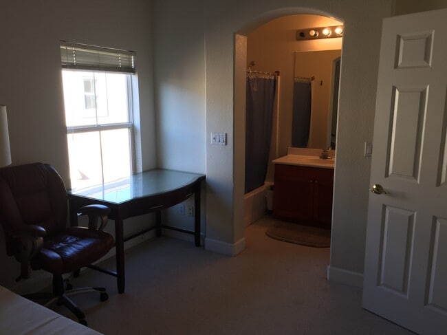 Photo - 235 Metropolitan Dr