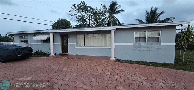 Photo - 870 NW 173rd Terrace House