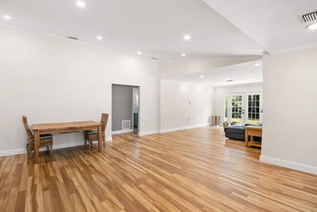 Photo - BEAUTIFUL Home For Rent in Lakewood Estates!