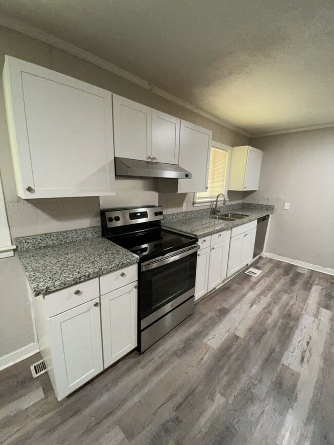 Photo - 625 Forest Ave