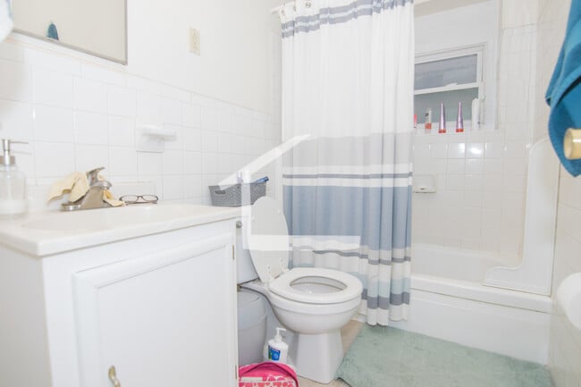 Photo - 212 Hemenway St