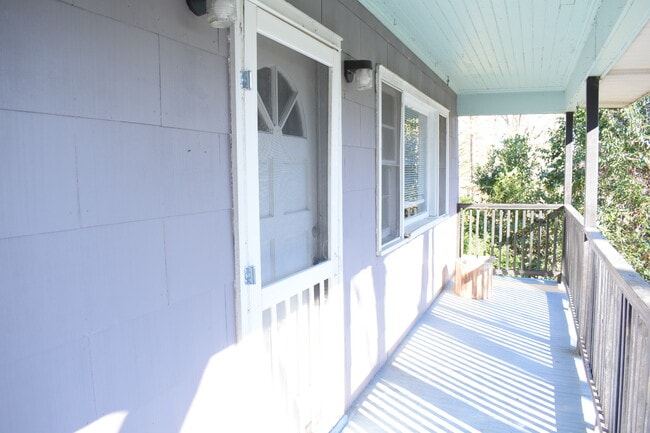 Building Photo - 2103 Pender Ave Unit 1