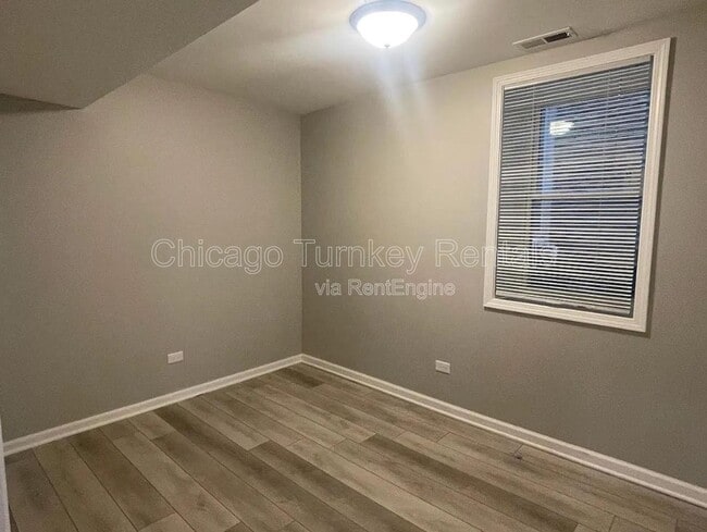 Photo - 2336 S Troy St Unidad 1