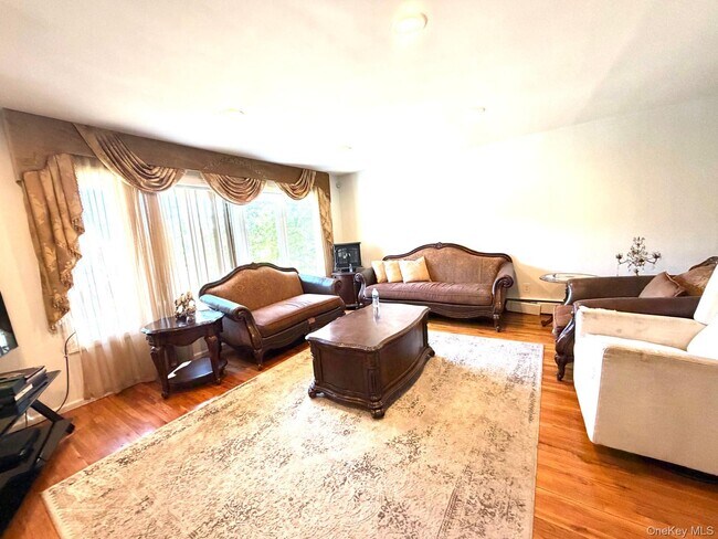Photo - 906 Park Ct