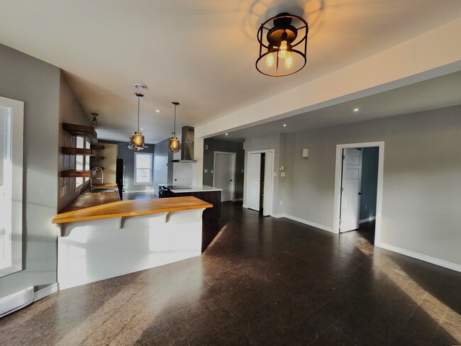 Building Photo - 13 Keirstead Ave Unit 201