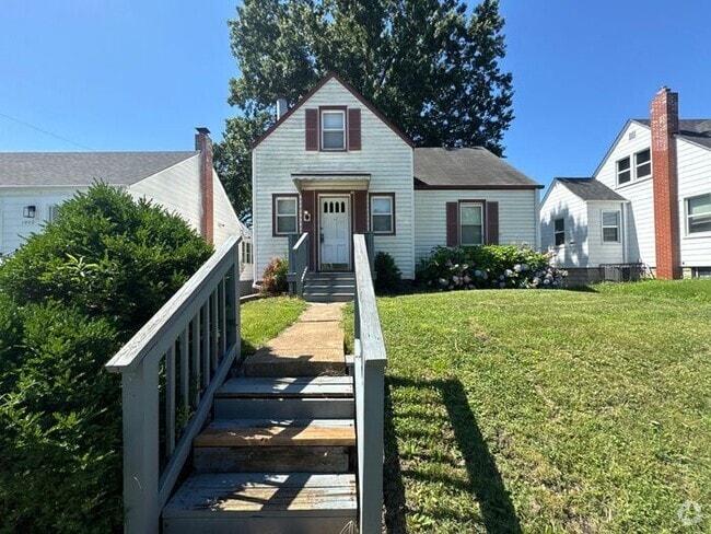 Building Photo - Roomy 4 Bed/1 Bath Rental