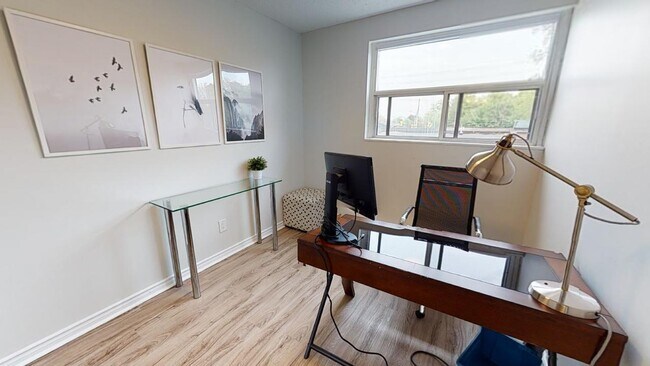 Photo - 860 Blackthorne