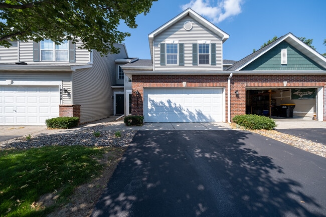 Photo - 8026 Stratford Cir S Townhome