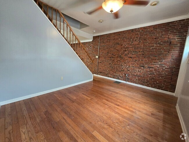 Building Photo - Bright 2 bed 1 bath in graduate hospital! Rental
