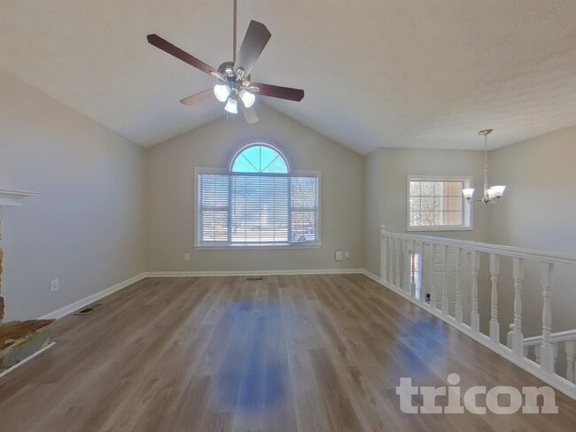 Photo - 172 N White Pines Dr