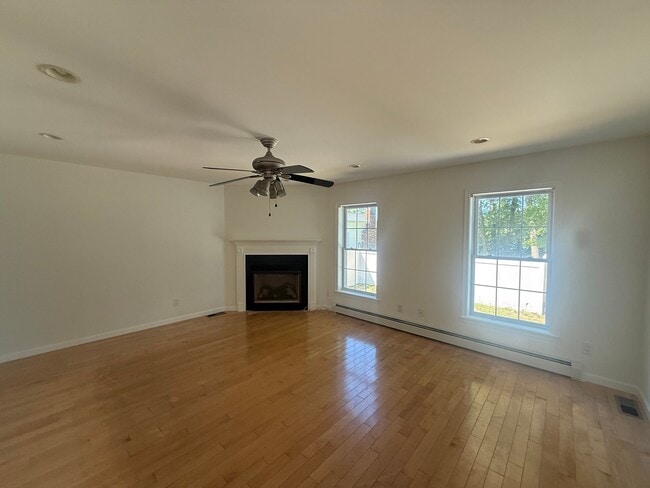 1541 Monmouth Ave