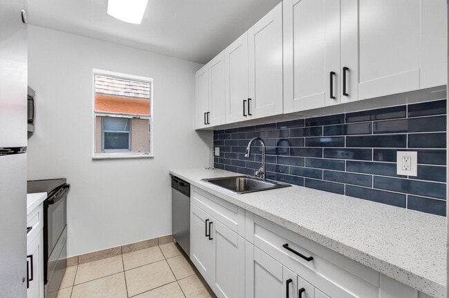 450 SW 2nd Ave Unidad 205