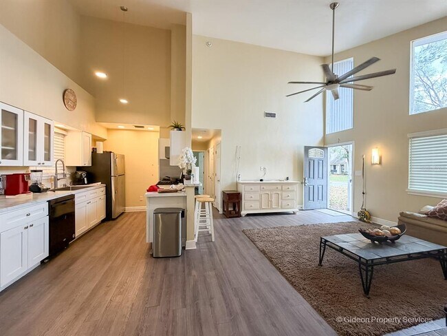 Photo - 2929 NW 43rd Ave