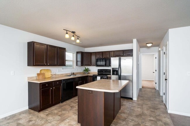 Photo - 5733 Abercorn Dr