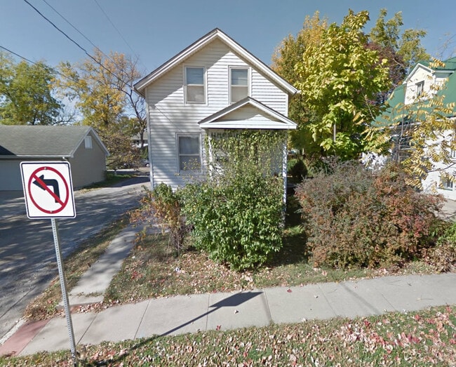 Photo - 117 Clapp St
