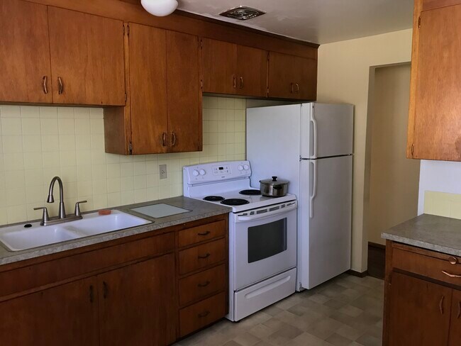 Kitchen - 12313 35th Ave NE Unit 12313 A
