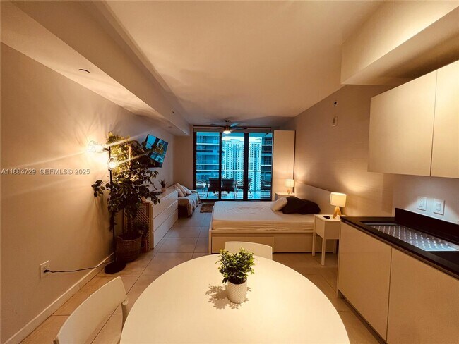 Photo - 1010 Brickell Ave Unit 2710