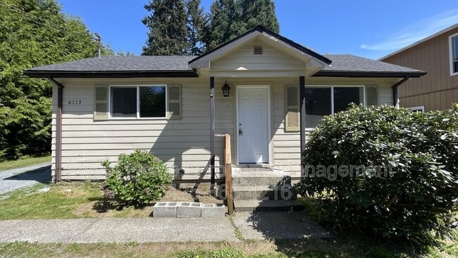 Building Photo - 6113 Beverly Ln