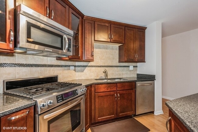 Photo - 1228 Emerson St Unit 304