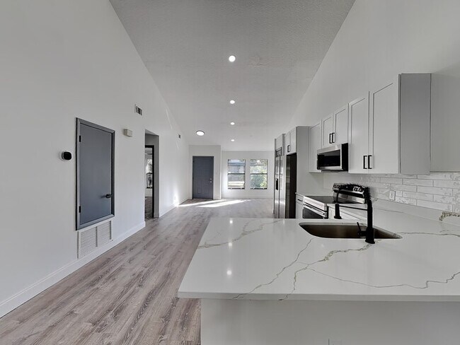 Photo - 9439 Lake Lotta Cir