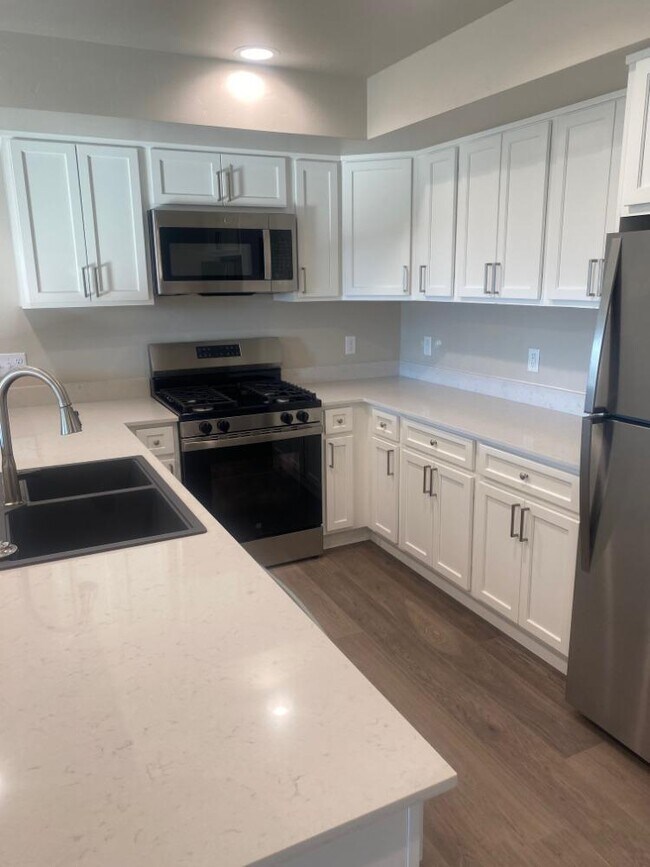 Photo - 4431-B Deveraux Place