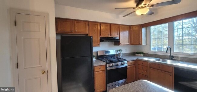 Photo - 10 Woodfield Dr