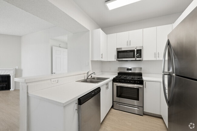 2BR, 2BA - 1200SF - Kitchen
