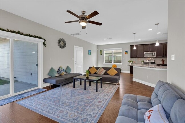 Photo - 724 Coconut Grove St