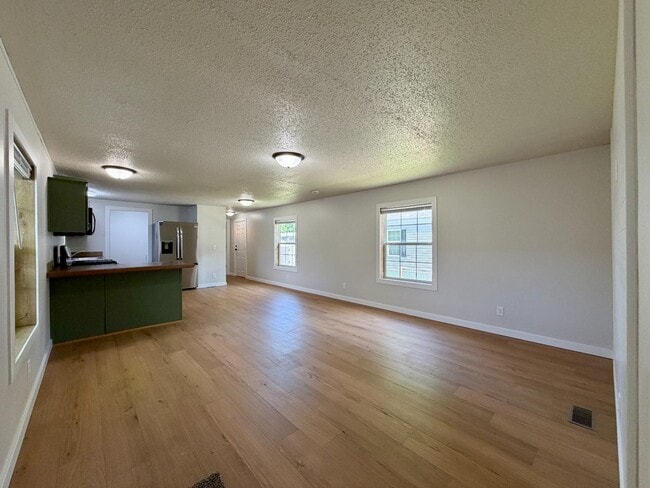 Photo - 1015 27th St SE