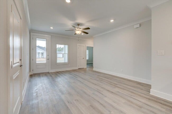 Photo - 14 Alexander Way