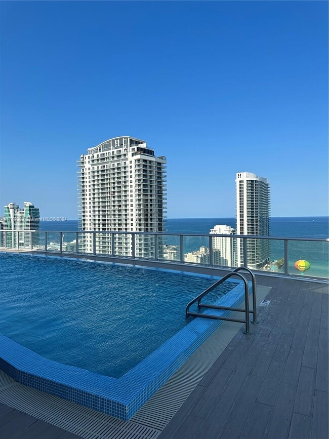 Photo - 2600 E Hallandale Beach Blvd Condominio Unidad T3110